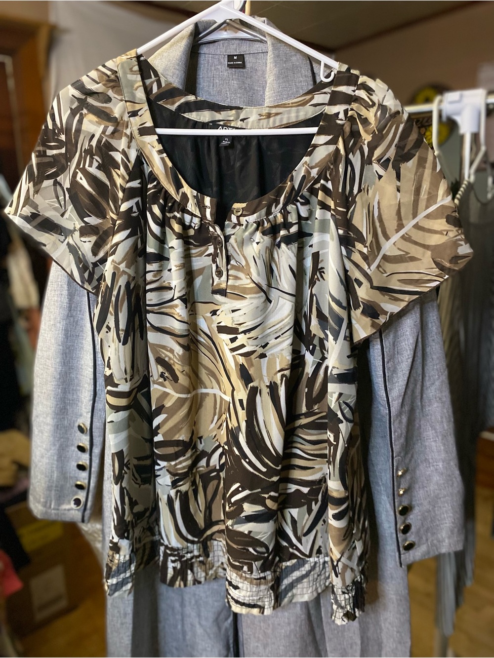 Apt. 9 Beige and Brown Abstract Print Short-Sleeve Blouse